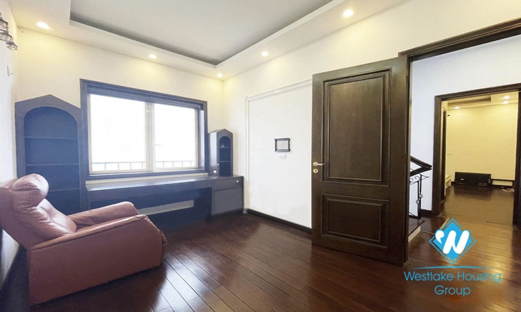 House for rent in Anh Dao 8 Vinhomes Riverside, Long Bien.